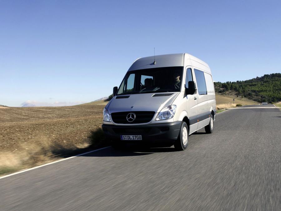  Mercedes-Benz Sprinter High Roof Van 2006 года  (фото 27 из 33)